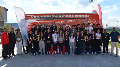 Pedal çeviren şampiyonlar kürsüde: Afyonkarahisar’da nefes kesen final