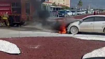 Hatay’da korku dolu anlar: Seyir halindeki araç bir anda patladı