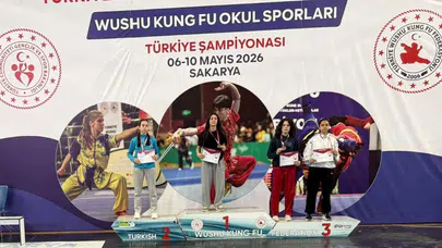 Devrek’in gururu Sakarya’dan altın madalyayla döndü: Minderin yeni yıldızı Elanur Akkurt