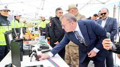 Kars’ta trafik bilinci küçük yaşta aşılanıyor: Vali Polat miniklerle sahaya indi