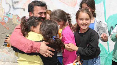 Çocukken kapısında beklediği tost dükkanının sahibi oldu: Şimdi yüzlerce çocuğun kahramanı