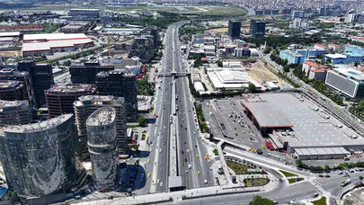 Milyonlarca İstanbullu yollara döküldü: Megakentte yıllardır görülmeyen o manzara yaşanıyor