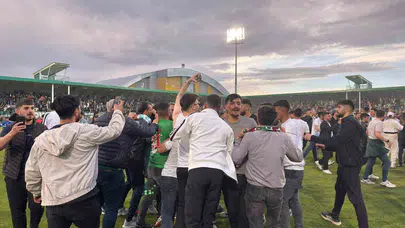 Iğdır’da tarihi gece: Amedspor Süper Lig biletini taraftarıyla kutladı