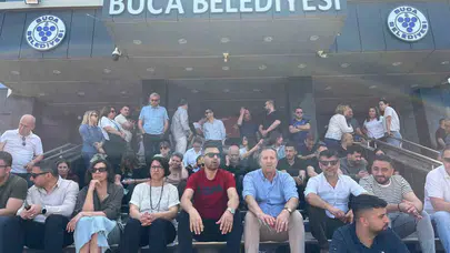 İzmir’de belediye emekçilerinin sabrı taştı: CHP lideri Özel’e "imza namustur" mesajı