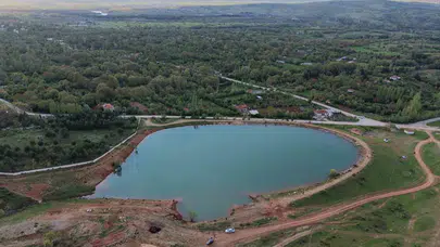 Kütahya’da yüzler gülüyor: 3 yıllık hasret bitti, gölet taştı