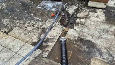 Ankara’da kabus dolu dakikalar: Sağanak yağış esnafı vurdu