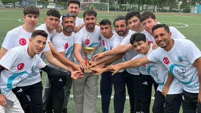 Rakiplerine sahayı dar etti: Salihli Ülküspor yenilgisiz şampiyonluk kupasına uzandı