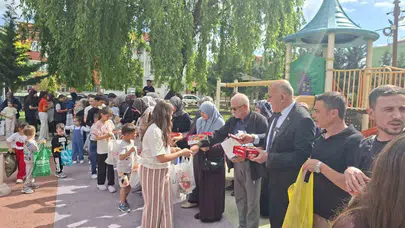 Kütahya sokaklarında yankılanan asırlık ses: Çocuklar "Holo" diyerek bayram coşkusunu kapı kapı taşıyor