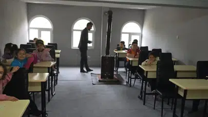 Küçük yüreklere sevgi tohumları: Ayancık’ta vefa dersi