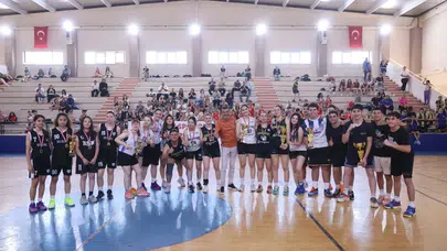 Denizli’de 19 Mayıs Coşkusu: Gençler Hem Zirveye Hem Zafere Koştu