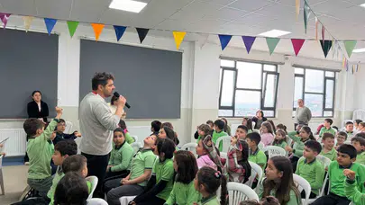 Minik öğrencilere hayat kurtaran ders: 112 bilinci okul sıralarına taşındı