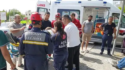 Dörtyol’da şiddetli çarpışma: İki otomobil hurdaya döndü, yaralılar var