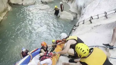 Antalya’da kabus dolu anlar: Kanyon yürüyüşü hastanede bitti