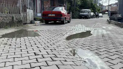 Okul yolunda çile bitmiyor: Minik öğrencilerin ıslandığı o sokağa isyan etti