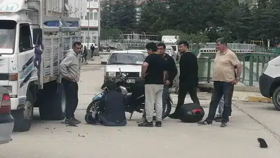 Yalvaç’ta yürekleri ağza getiren kaza: Kaskı hayatını kurtardı