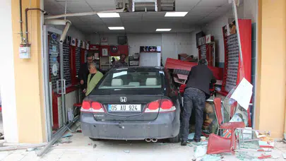 Çay daveti faciayla bitti: Arkadaşını ziyarete gelen sürücü dükkana girdi