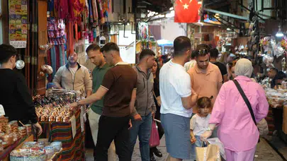 Gaziantep’te bayram bereketi: 9 günlük tatil çarşıları şenlendirdi