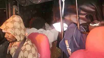 Çeşme yolunda şafak operasyonu: Kaçak göçmenlerin umut yolculuğu cezaevinde bitti