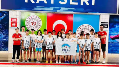 Havuzdan madalya yağdı: Kayseri Spor A.Ş. genç yüzücüleriyle zirveye ambargo koydu