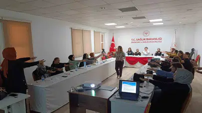 Erzincan’da anne ve bebek sağlığı için seferberlik: Sağlık personeline kritik eğitim