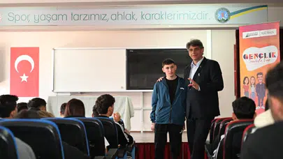 Başkan Kocaman'dan gençlere altın değerinde öğüt: Mutluluğun anahtarı sevdiğiniz işte saklı