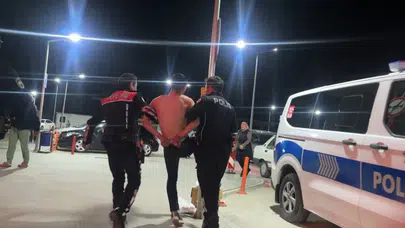 Burdur'da dehşet gecesi: Arkadaşını bıçakladı, yakalanınca ortalığı birbirine kattı