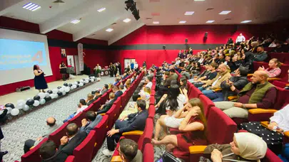 Geleceğin iletişimcileri sahadaki profesyonellerle bir araya geldi: Teoriden pratiğe köprü kuruldu