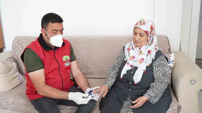 Bayramın bereketi yaşlıların evine doldu: Şehitkamil’de yüzleri güldüren dokunuş