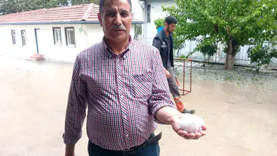 Kayısı diyarı Malatya’da gökyüzü karardı: Dolu yağışı üreticiyi tedirgin etti