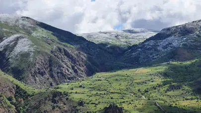Yazı takvimden sildi attı: Gümüşhane’de bahar ortasında kış sürprizi
