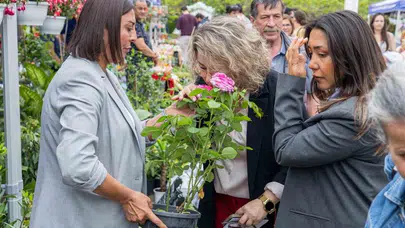 Kültürpark'ta bahar şöleni: İzmirli üreticinin emeği çiçeklerle buluştu