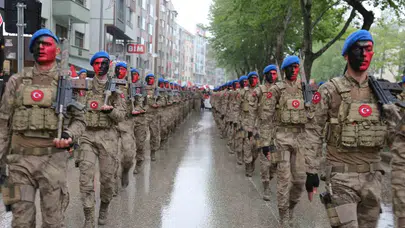 Yağmura aldırış etmediler: Kastamonu 19 Mayıs coşkusuyla yıkandı