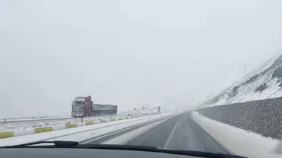 Mayısta kış sürprizi: Erzincan’ın zirveleri beyaza büründü