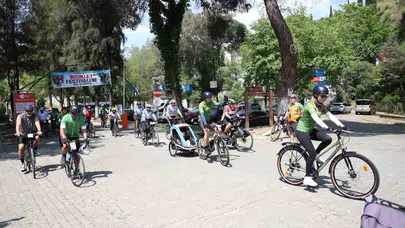 Efeler’de iki teker üzerinde kültür ve doğa yolculuğu: 150 sporcu pedal çevirdi