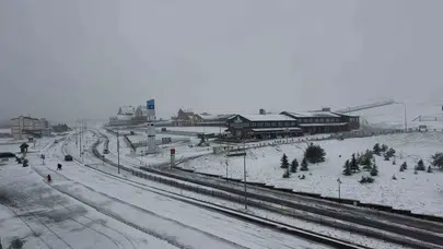 Baharın ortasında kış sürprizi: Erciyes zirvesinde kartpostallık görüntüler