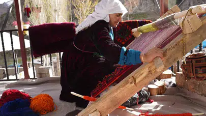 Şırnak’ın dağ köylerinde geleneksel sanat: Bir seccadeye bir aylık emek sığıyor