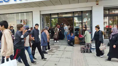 Muş’ta bayram telaşı başladı: Tezgahlar doldu taştı, esnafın yüzü gülüyor