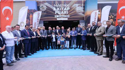 Mardin’de edebiyat rüzgarı: 10 bin öğrenciye ücretsiz kitap desteği
