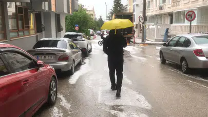 Isparta'da gökyüzü karardı, çiftçinin emeği bir anda heba oldu: Ceviz büyüklüğünde dolu yağdı