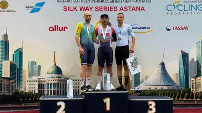 Astana'da Türk rüzgarı: Milli pedallar kürsüden inmedi