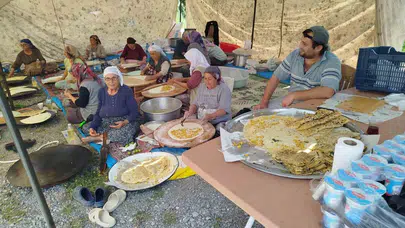 Mezarlıkta kurulan gönül sofrası: Çameli’de bayram geleneği yaşatılıyor