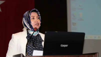 Sağlıkta yeni nesil vizyon: Bir milyon ebe çağrısı GAÜN'de masaya yatırıldı