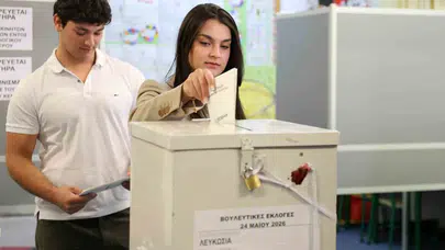 Güney Kıbrıs’ta sandıklar kapandı: DİSİ liderliği korudu, merkez siyaset büyük yara aldı
