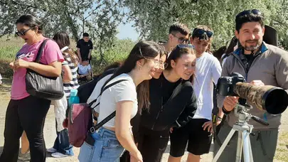 Gençlerden doğaya anlamlı dokunuş: Çardak’ta hem gözlem yaptılar hem temizlediler