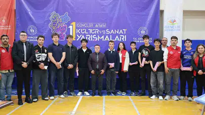 Bilecik'te zeka ve hız yarışı: Gençler kürsüye çıkmak için ter döktü