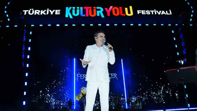Manisa’da müzik ziyafeti: Ferhat Göçer ile açılış coşkusu tavan yaptı