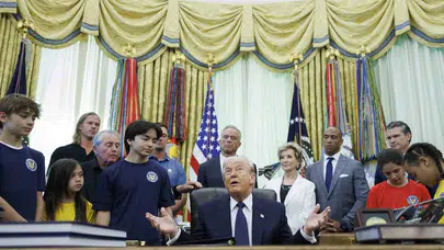 Trump'tan Tahran'a sert mesaj: "Beyaz bayrağı çekmekten başka çareleri kalmadı"