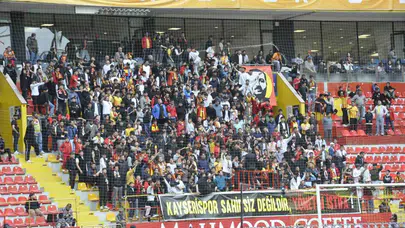 Kayseri'de nefes kesen ilk yarı: Direkler gole izin vermedi