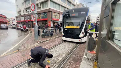 Tramvay durağında yürekleri ağza getiren anlar: Yavru kedi için seferler durdu