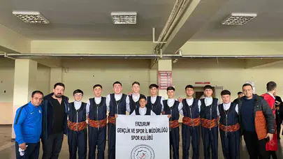 Dadaşlar diyarında büyük gurur: Halk oyunlarının zirvesinde Erzurum rüzgarı esti